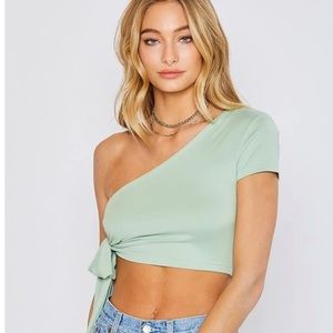 New❤️ One shoulder crop top
